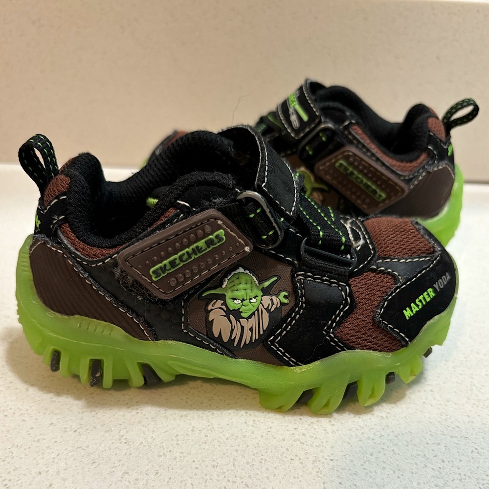 Skechers - Disney Yoda Sneakers